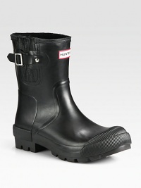 Shorter design with the same maximum support, designed in vulcanized rubber with the signature logo tab.Rubber upperPadded insoleRubber soleImported Shorter design with the same maximum support, designed in vulcanized rubber with the signature logo tab.Rubber upperPadded insoleRubber soleImported
