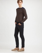 Modern wardrobe essential exudes confidence and effortless style, woven in fine wool.CrewneckRibbed collar, cuffs and hemWoolMachine washImported