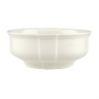 The Villeroy & Boch Manoir dinnerware collection offers mannered elegance with simple modern shapes that respect craft and classic design. With a scalloped edge, this fine vegetable bowl hosts your sides perfectly, adding another dimension to your complete table setting.