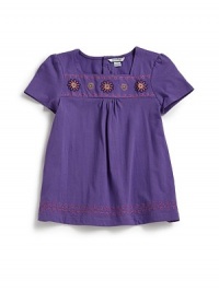 THE LOOKShort sleevesEmbroidered details at front and hemDouble-button back closureTHE MATERIALCottonCARE & ORIGINMachine washImported THE LOOKShort sleevesEmbroidered details at front and hemDouble-button back closureTHE MATERIALCottonCARE & ORIGINMachine washImported