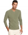 Upgrade your everyday style with the subtle grid pattern of this Via Europa v-neck sweater.