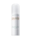 Crème de la Mer is also available in a lotion formulation containing the original Miracle Broth™ and its extraordinary benefits. Tailored to the needs of normal to dry skin, The Moisturizing Lotion is ideal for warm weather climates and occasions when Crème de la Mer may be too rich.
