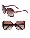 A slightly edgy, studded square design crafted in lightweight acetate. Available in havana with brown gradient lens or port wine with brown gradient lens.Logo temples100% UV protectionMade in Italy 