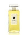 Reminiscent of the scent of limes carried on a Caribbean sea breeze, Lime Basil & Mandarin has become a modern classic for men and women. Fresh limes and zesty mandarins are undercut by peppery basil and aromatic white thyme in this alluring signature blend. Lime Basil & Mandarin Bath Oil gently fragrances and moisturizes the skin. Lush and softly foaming, it's pure relaxation.