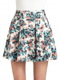 THE LOOKAllover floral printA-line silhouetteBox pleated styleBanded waistBack zipperDual side pockets with button detailsTHE FITAbout 17 longTHE MATERIALCottonCARE & ORIGINHand washMade in USAModel shown is 5'9 (175cm) wearing US size Small. THE LOOKAllover floral printA-line silhouetteBox pleated styleBanded waistBack zipperDual side pockets with button detailsTHE FITAbout 17 longTHE MATERIALCottonCARE & ORIGINHand washMade in USAModel shown is 5'9 (175cm) wearing US size Small.
