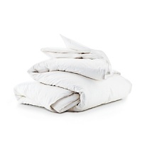 Sleep well with this comforter, made from materials that can be easily cleaned. The pinnacle of comfort, this medium weight cover is perfect for all seasons. Sleep well with this comforter, made from materials that can be easily cleaned. The pinnacle of comfort, this medium weight cover is perfect for all seasons.