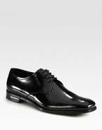 Polished to perfection, this italian leather lace-up is finished with an apron toe.Leather liningLeather soleMade in Italy