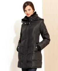 Sleek and chic, MICHAEL Michael Kors' puffer features a collar with sumptuous faux fur! Sleek and chic, MICHAEL Michael Kors' puffer features a collar with sumptuous faux fur!