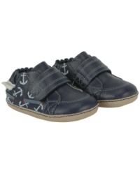 Prepare him to be his own captain with a pair of these fun Robeez shoes designed for comfort and muscle development. Prepare him to be his own captain with a pair of these fun Robeez shoes designed for comfort and muscle development.