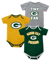 Suit up your littlest Packers fan in just the right gear with this NFL Green Bay Packers bodysuit 3-pack from the Outerstuff. Suit up your littlest Packers fan in just the right gear with this NFL Green Bay Packers bodysuit 3-pack from the Outerstuff.