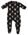 It's never too early to show team support. Suit your smallest fan up in this fun Pittsburgh Steelers footed coverall from Outerstuff.