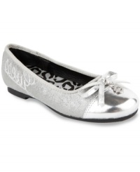 Dainty shoes that will make her want to dance, pair these ballet flats with a flowy dress for an adorable style. Dainty shoes that will make her want to dance, pair these ballet flats with a flowy dress for an adorable style.