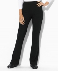 The relaxed-fitting Collis active pant is designed in soft stretch cotton jersey with an elastic waistband for maximum ease of movement. The relaxed-fitting Collis active pant is designed in soft stretch cotton jersey with an elastic waistband for maximum ease of movement.