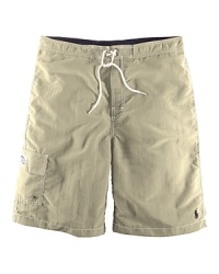 Relaxed-fitting swim trunk in quick-drying nylon. Relaxed-fitting swim trunk in quick-drying nylon.