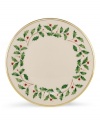 What finer things can there be than this? Part of an exquisite china collection from Lenox, Holiday dinner plates are detailed with a 24K gold trim.