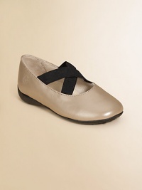 Ballet-inspired flats with contrast criss-cross straps.Slip-on styleElastic criss-cross strapsSynthetic leather upperLeather liningRubber soleLeather insoleImported