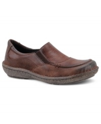 Born's Sharelle flats takes comfortable style to all new levels. An elastic gore on the side provides added comfort and ensures a perfect fit. Born's Sharelle flats takes comfortable style to all new levels. An elastic gore on the side provides added comfort and ensures a perfect fit.