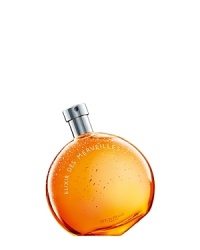 Eau des Merveilles tells the tale of an imaginary journey at HERMÈS, the feet on the ground, the head among the stars. A modern fairy tale, bursting with charm and mystery. The perfume of enchantment, capturing the spirit of wood, the memory of the oceans and the sparkle of a constellation. Elixir des Merveilles reveals itself provocative and gourmand. Woody, amber. Eau des Merveilles tells the tale of an imaginary journey at HERMÈS, the feet on the ground, the head among the stars. A modern fairy tale, bursting with charm and mystery. The perfume of enchantment, capturing the spirit of wood, the memory of the oceans and the sparkle of a constellation. Elixir des Merveilles reveals itself provocative and gourmand. Woody, amber.