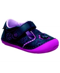 She can toddle around in these dainty Mary Janes from Stride Rite, with flex grooves and rounded soles to decrease stumbles and falls. She can toddle around in these dainty Mary Janes from Stride Rite, with flex grooves and rounded soles to decrease stumbles and falls.