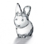 Cute as can be, this sweet bunny, designed by Wan Ya Hui, is a charming way to mark birthdays and special occasions.