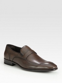 Smooth and polished leather with logo detail defines this expertly-crafted dress wardrobe staple.Leather upperLeather liningPadded insoleLeather soleImported Smooth and polished leather with logo detail defines this expertly-crafted dress wardrobe staple.Leather upperLeather liningPadded insoleLeather soleImported