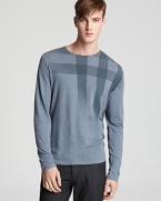 Burberry's signature check print fades into the soft cotton of this cozy and comfortable long-sleeve tee, an ideal piece for your relaxed look.