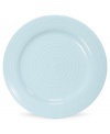 From celebrated chef and writer, Sophie Conran, comes incredibly durable dinnerware for every step of the meal, from oven to table. A ribbed texture gives this salad plate the charming look of traditional hand thrown pottery.