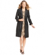 A gorgeous shantung coat dresses up a printed sheath for this sophisticated suit from Le Suit. Easily accessorize the coat with a flower pin in a matching print.