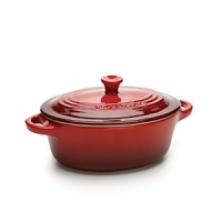 Bake charming individual portions of your favorite dishes. Try individual gratins, soufflés, sponge cakes, chocolate mousse or crumbles. It is also the perfect size for accenting a table with dips, condiments, cheeses, salsas and aioli. The lid makes it practical for heating up sauces in the microwave or keeping snacks fresh. Bake charming individual portions of your favorite dishes. Try individual gratins, soufflés, sponge cakes, chocolate mousse or crumbles. It is also the perfect size for accenting a table with dips, condiments, cheeses, salsas and aioli. The lid makes it practical for heating up sauces in the microwave or keeping snacks fresh.