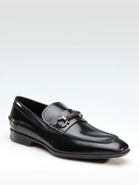 Timeless styling in calfskin leather with a rubber sole and silver gancini ornament for signature character. Leather lining Padded insole Rubber sole Made in Italy Timeless styling in calfskin leather with a rubber sole and silver gancini ornament for signature character. Leather lining Padded insole Rubber sole Made in Italy