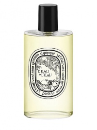 An ode to the sun and to the Dolce Vita of summer siestas under the shade of a southern Italian grove. Among the citrus fruit is set a fresh picked, sparkling and clear bergamont. The scent of neroli rises to kindle the middle notes of orange blossom, Egyptian geranium, white musk and vibrant cedar wood. An ode to the sun and to the Dolce Vita of summer siestas under the shade of a southern Italian grove. Among the citrus fruit is set a fresh picked, sparkling and clear bergamont. The scent of neroli rises to kindle the middle notes of orange blossom, Egyptian geranium, white musk and vibrant cedar wood.