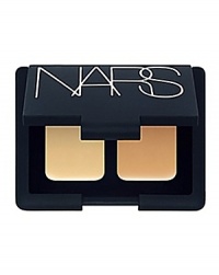 For the fairest complexions, this color is formulated with a tiny cast of pink to avoid looking too yellow or orange / For light and medium complexions, this shade casts a warm peach tone. Medium complexions can use this shade to illuminate under the eye. For the fairest complexions, this color is formulated with a tiny cast of pink to avoid looking too yellow or orange / For light and medium complexions, this shade casts a warm peach tone. Medium complexions can use this shade to illuminate under the eye.