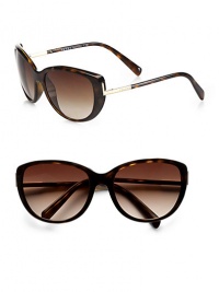 Classic cat's-eye design with logo detail at hinge. Available in havana with brown gradient lens, ice with green gradient lens or black with grey gradient lens.AcetateMetal templeSpring hingeUV400 lensMade in Italy