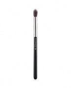With its soft dome shape made of goat and synthetic fibers, the two-toned M·A·C 286 Dio Fibre Blending Brush provides a sheer, more controlled application of MAC Mineralize Eye Shadow.
