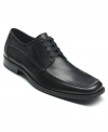 Modern comfort and a classic construction combine to make this pair of sleek moc toe oxford men's dress shoes a great choice for the work week.