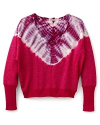 Active wear gets a fashion-conscious kick with a long sleeve loose fit top from Splendid. Active wear gets a fashion-conscious kick with a long sleeve loose fit top from Splendid.