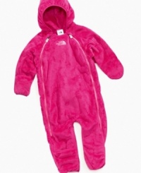 All bundled up. This super-soft bunting from The North Face is designed to keep little ones warm and cozy in cold conditions. All bundled up. This super-soft bunting from The North Face is designed to keep little ones warm and cozy in cold conditions.