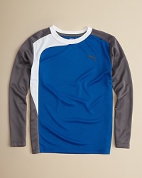 With contoured colorblock stylings, this lightweight performance tee looks great while it's wicking away moisture and keeping you cool. With contoured colorblock stylings, this lightweight performance tee looks great while it's wicking away moisture and keeping you cool.