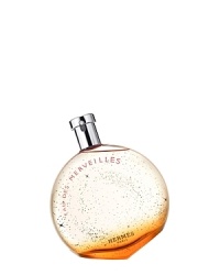 Eau des Merveilles tells the tale of an imaginary journey at HERMÈS, the feet on the ground, the head among the stars. A modern fairy tale, bursting with charm and mystery. The perfume of enchantment, capturing the spirit of wood, the memory of the oceans and the sparkle of a constellation. Woody, amber.