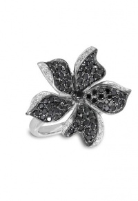 Effy Jewlery Caviar Black and White Diamond Flower Ring, 1.16 TCW Ring size 7 Effy Jewlery Caviar Black and White Diamond Flower Ring, 1.16 TCW Ring size 7
