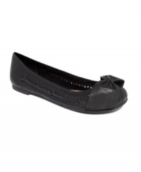 Summery flats are oh-so-special. Report's Inaba flats feature woven detail on the sides and a flat leather bow. Summery flats are oh-so-special. Report's Inaba flats feature woven detail on the sides and a flat leather bow.