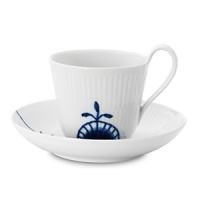 Blue Fluted Mega is the creation of young designer Karen Kjaelgaard Larsen. Her fresh ideas for transforming the age-old art of porcelain painting into an art form relevant in the 21st century has captured the attention of connoisseurs of fine porcelain worldwide. Blue Fluted Mega's hand-painted enlargements of a timeless design expand the boundaries between art, craft and design - creating the new definitions of form and function. Blue Fluted Mega is the creation of young designer Karen Kjaelgaard Larsen. Her fresh ideas for transforming the age-old art of porcelain painting into an art form relevant in the 21st century has captured the attention of connoisseurs of fine porcelain worldwide. Blue Fluted Mega's hand-painted enlargements of a timeless design expand the boundaries between art, craft and design - creating the new definitions of form and function.