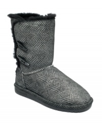 Cute, comfy & cozy. Bearpaw's Mamba boots feature a sheepskin foot bed that cushions your feet, while a wool lining keeps them toasty warm. Cute, comfy & cozy. Bearpaw's Mamba boots feature a sheepskin foot bed that cushions your feet, while a wool lining keeps them toasty warm.