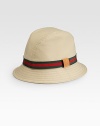 Cotton bucket hat with embossed trademark. Green/red/green web Leather trim GG cotton lining Made in Italy 