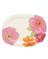 In an inspiring display of alluring watercolors, this figural collection of serving trays offers a bright, contemporary addition to your table. Mix and match across the Lenox Floral Fusion dinnerware collection for a stunning presentation.