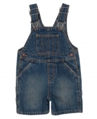 An adorable addition to your baby boys wardrobe. These denim overalls from Levis are classic baby attire. An adorable addition to your baby boys wardrobe. These denim overalls from Levis are classic baby attire.