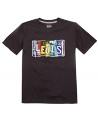 Cross-country class. The unique logo graphic on this crisp tee from Levi's gives him a look that travels well. Cross-country class. The unique logo graphic on this crisp tee from Levi's gives him a look that travels well.