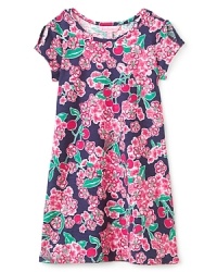 Blooming with bold floral prints, this simple scoop neck dress makes a lovely addition to her warm-weather wardrobe. Blooming with bold floral prints, this simple scoop neck dress makes a lovely addition to her warm-weather wardrobe.