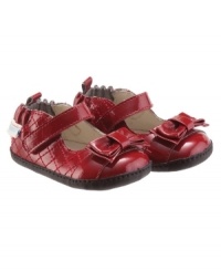 A classic beauty. Start her down the path of timeless style with these darling Robeez shoes also designed for comfort and muscle development. A classic beauty. Start her down the path of timeless style with these darling Robeez shoes also designed for comfort and muscle development.