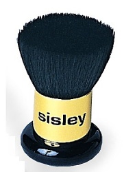 Sun Glow Applicator Brush can be used over the whole face or on cheeks only. Sun Glow Applicator Brush can be used over the whole face or on cheeks only.
